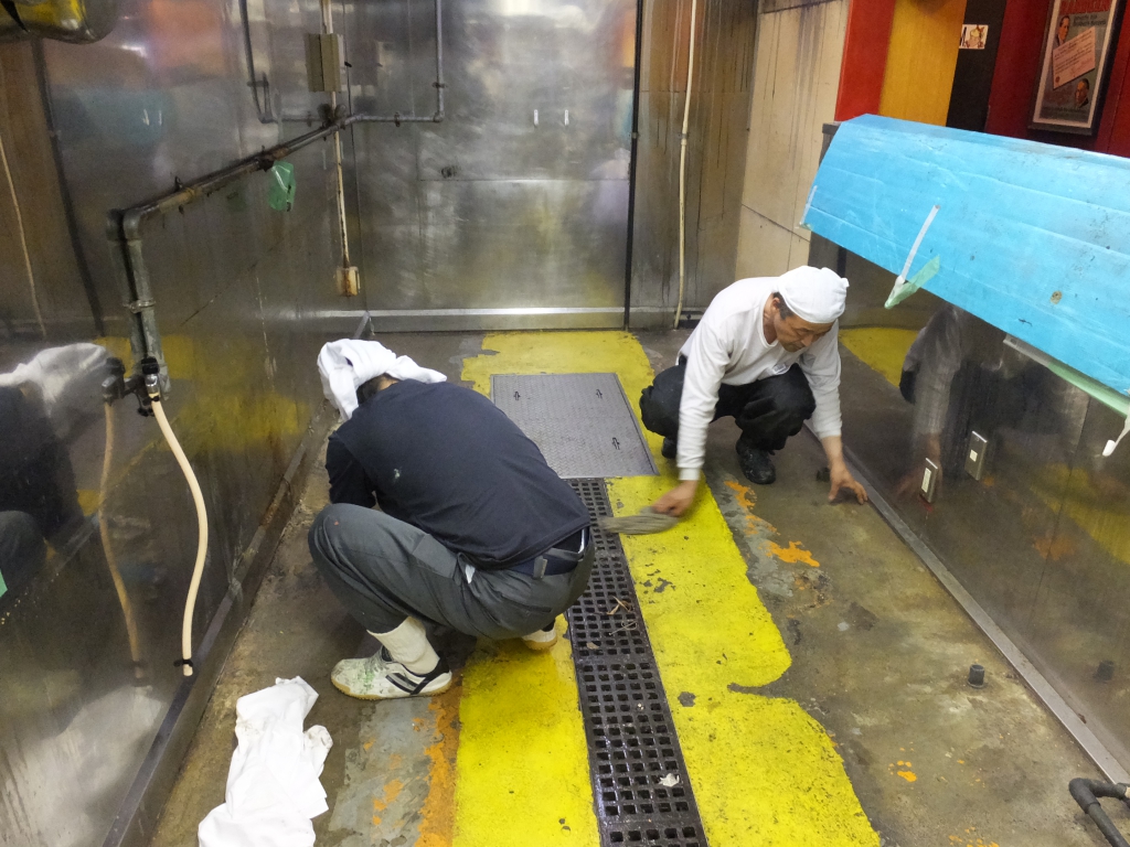東京都中央区人形町のブラザーズ（ハンバーガーレストラン）｜調理場塗り床改修工事（水溜まり解消）：ケミクリートＭＳモルタル工法