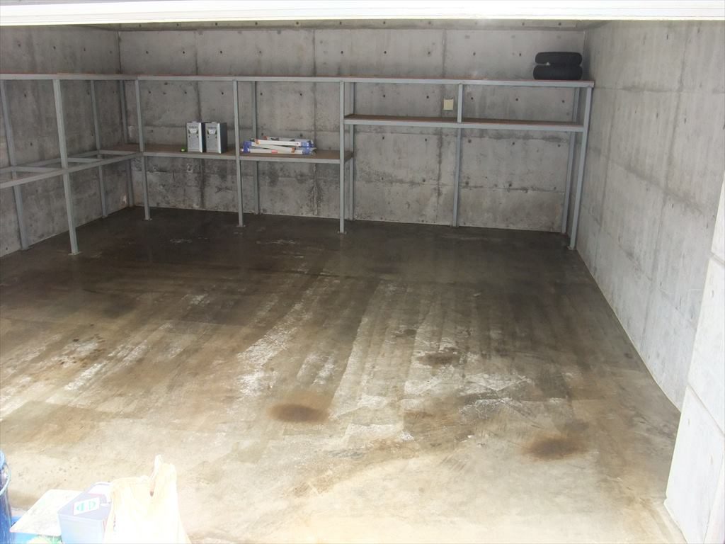 神奈川県横浜市の個人邸｜自動車・バイク用ガレージ（駐車場）床塗装（塗床）工事：ケミクリートＥ