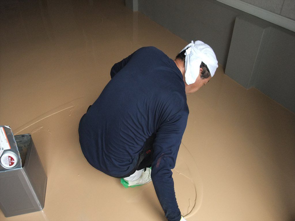 クレーム解決事例：埼玉県川口市の自転車屋｜床塗装剥がれ直し工事（ケミクリートＥ）