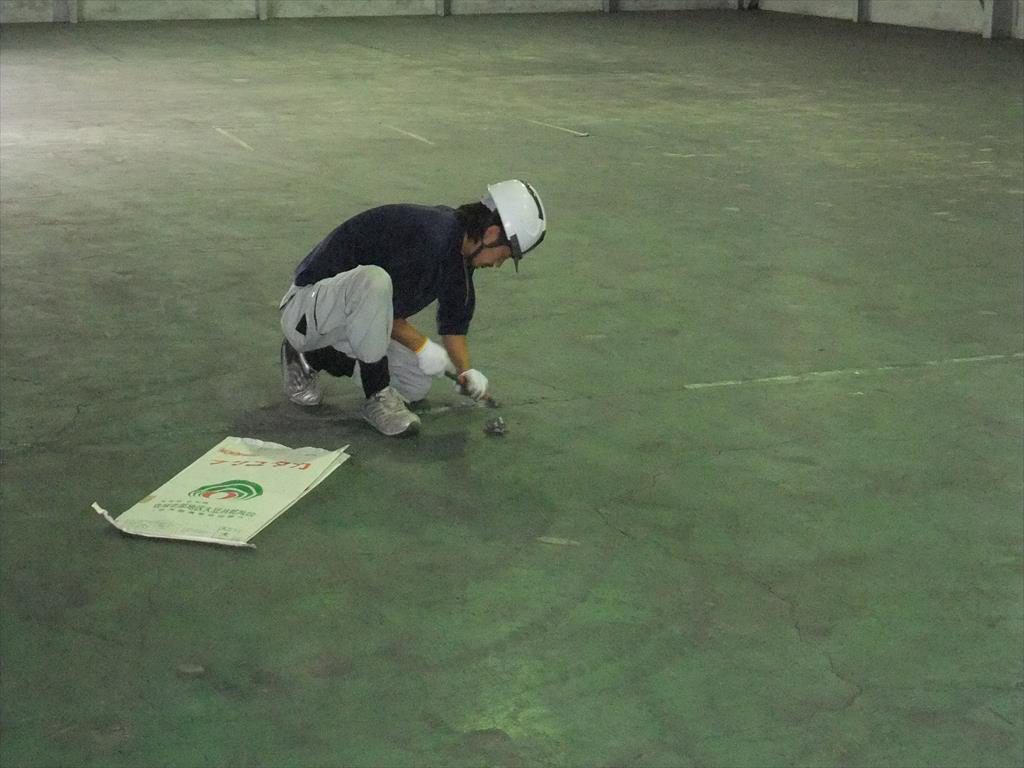 茨城県結城市の貸倉庫｜倉庫床塗装(塗り床）塗替え工事：防塵塗装、ケミクリートＥＰカラー