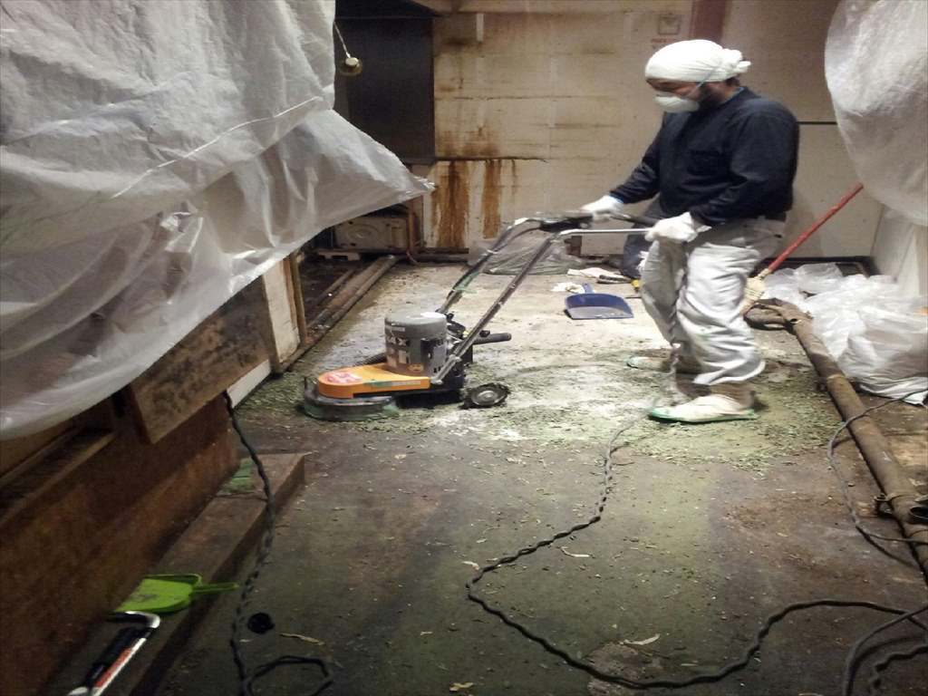 東京都品川区の飲食店｜厨房床塗装（塗り床）改修工事：ケミクリートＭＳＬペースト防滑工法
