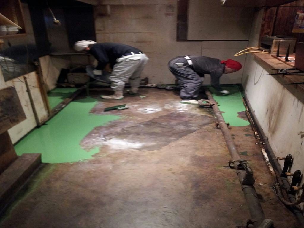 東京都品川区の飲食店｜厨房床塗装（塗り床）改修工事：ケミクリートＭＳＬペースト防滑工法