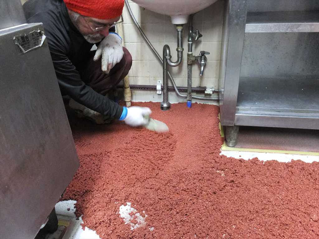 埼玉県北本市の牛丼屋さんの厨房床塗装（塗り床）塗り替え工事｜耐熱ピュール
