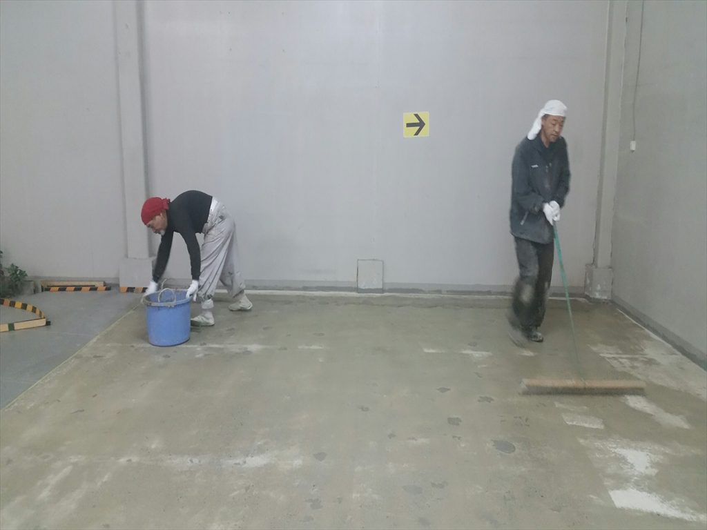 埼玉県寄居町のラジコンドリフトサーキット（ディークロス様）｜コース床塗装塗替え工事