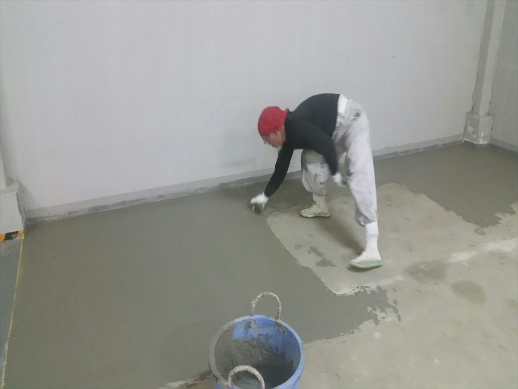 埼玉県寄居町のラジコンドリフトサーキット（ディークロス様）｜コース床塗装塗替え工事