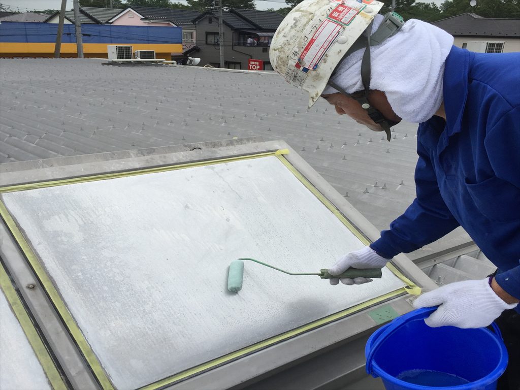 埼玉県春日部市のスーパー屋根トップライトに熱交換塗装