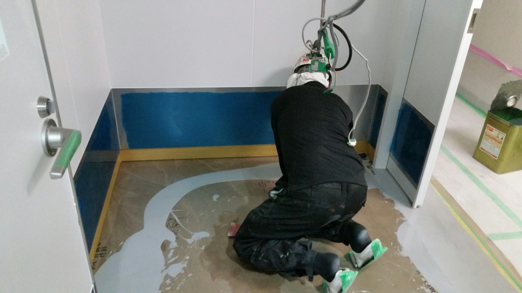 埼玉県所沢市内の製薬会社｜クリンルーム床塗装工事：ケミクリートＥペースト工法
