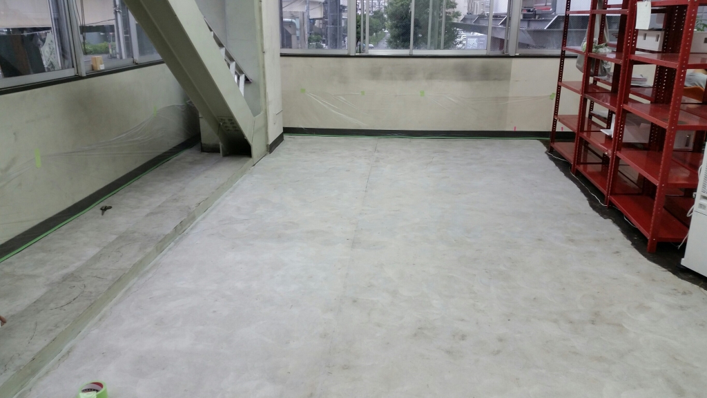 東京都品川区の設計事務所オフィス｜コンクリート床防塵を２分割で施工：シリケートハードナーＪＰ