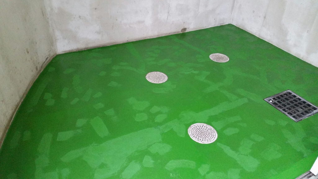 埼玉県川口市のマンション｜ゴミ置場床塗装改修工事：ケミクリートＥＰカラー