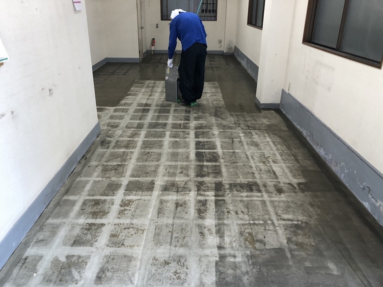 東京都中央区人形町のブラザーズ様｜倉庫のＰタイルを剥がして塗床へ改修：ケミクリートＥ