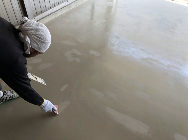 埼玉県深谷市の個人邸の駐車場（ガレージ）｜塗床工事（床塗装）：ケミクリートＥＰカラー