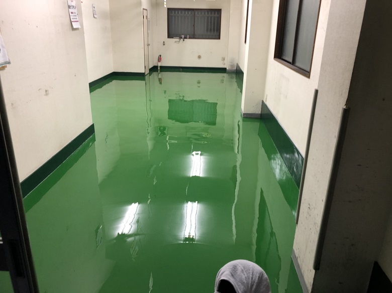 東京都中央区人形町のブラザーズ様｜倉庫のＰタイルを剥がして塗床へ改修：ケミクリートＥ