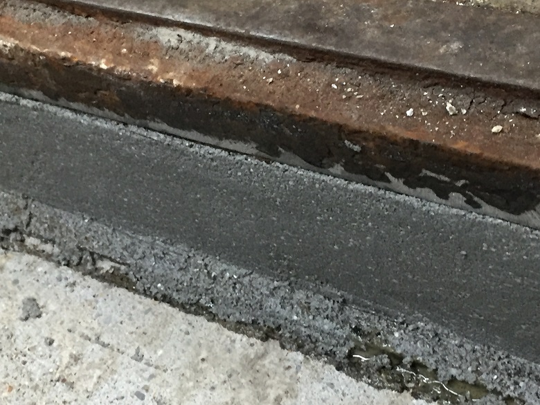 東京都板橋区のラーメン店｜厨房の側溝を塗床で補修：タフクリートＭＨ