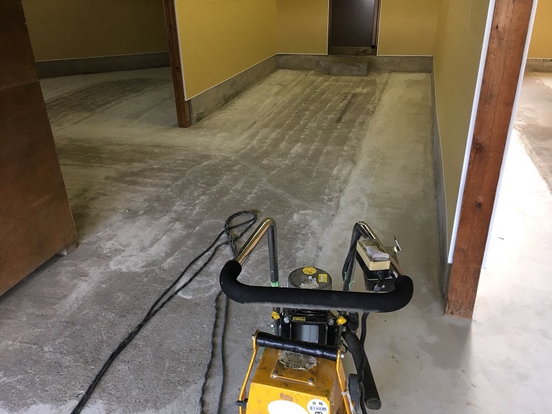 千葉県佐倉市のキノコ栽培工場｜コンクリート床に塗床（床塗装）：ジョリエースＥ