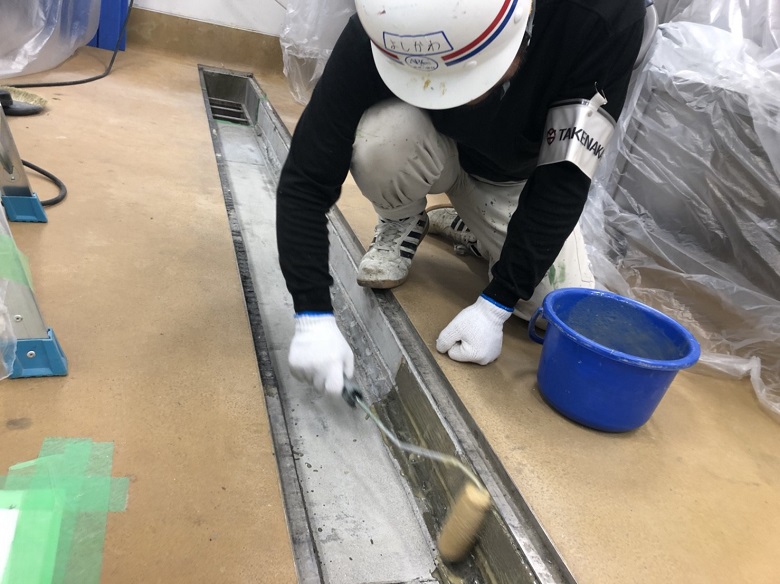 神奈川県川崎市の工場｜側溝耐熱塗床（床塗装）：タフクリートＭＷ工法