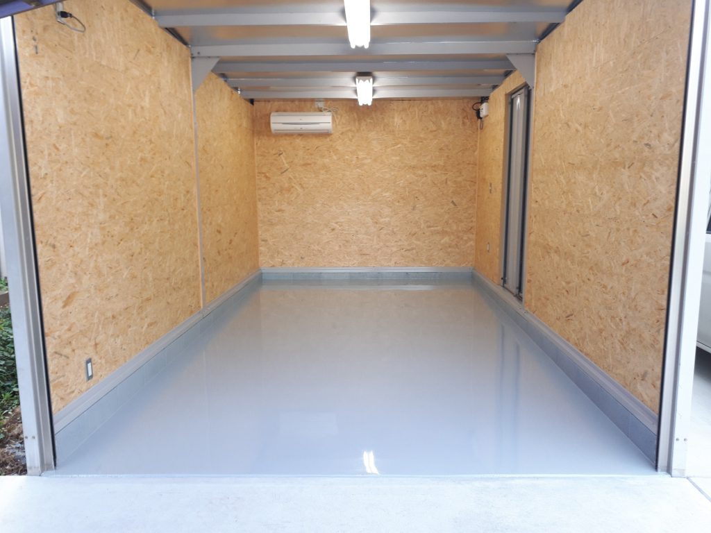 さいたま市の個人邸｜ガレージ（駐車場・カーポート）のコンクリート床塗装工事：ケミクリートＥ