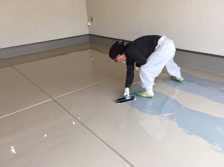 埼玉県越谷市の個人邸ガレージ（駐車場）（カーポート）｜床塗装（塗床）工事：ケミクリートＥ