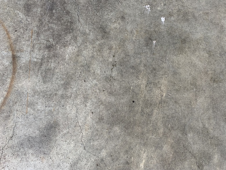 工務店・ハウスメーカー向け｜ガレージ床コンクリートの色むらクレームを床塗装で解消