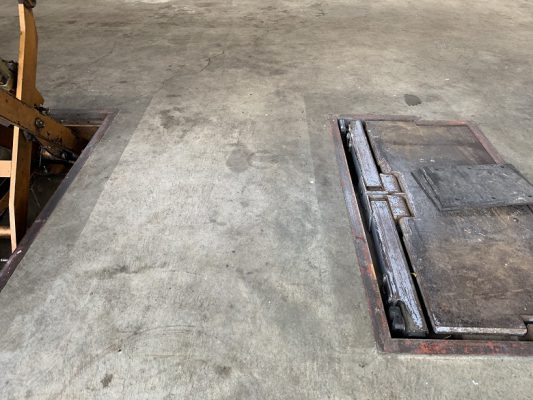 山梨県北杜市のガソリンスタンド整備工場｜床塗装（塗床）：ケミクリートＥ