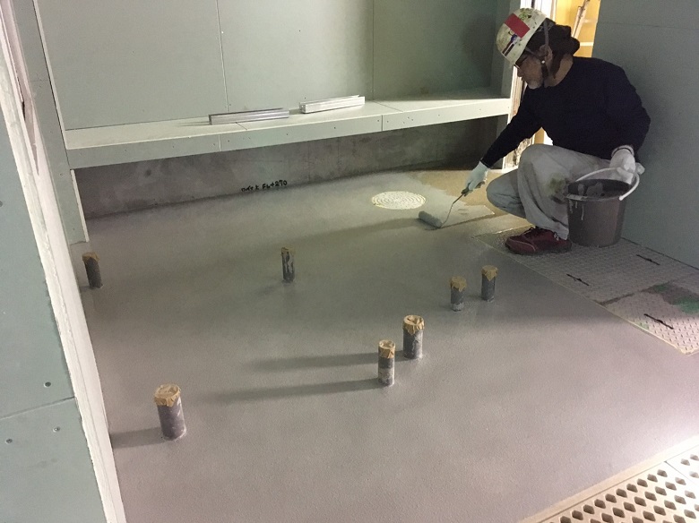 東京都渋谷区の飲食店厨房｜床塗装（塗床）工事：ケミクリートＥ防滑