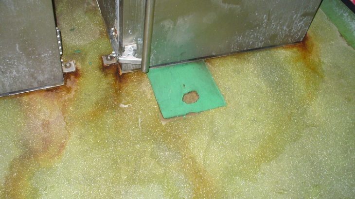 神奈川県の食品工場｜熱水で剥離のエポキシ床塗装（塗床）の補修方法