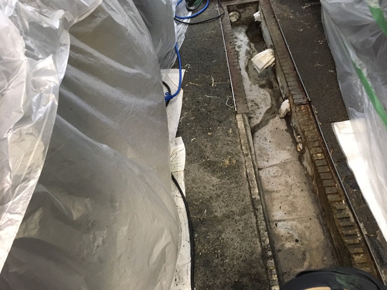 千葉県松戸市のラーメン店｜腐食した側溝コンクリートを塗床で補修：タフクリートＭＨ