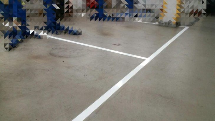 整備工場の床のライン引き塗装｜東京都の自動車整備工場にてラインコート塗り
