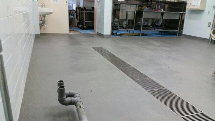 保育園内の給食室の塗床（床塗装）工事｜東京都国立市 厨房の床改修工事（タフクリートSD）